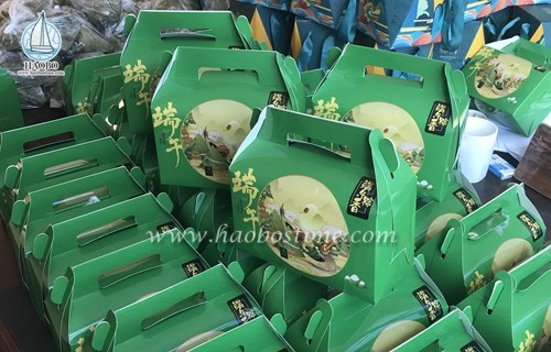  Haobo Stein vorbereitete Geschenke für das Drachenbootfestival für das Mitarbeiter. 